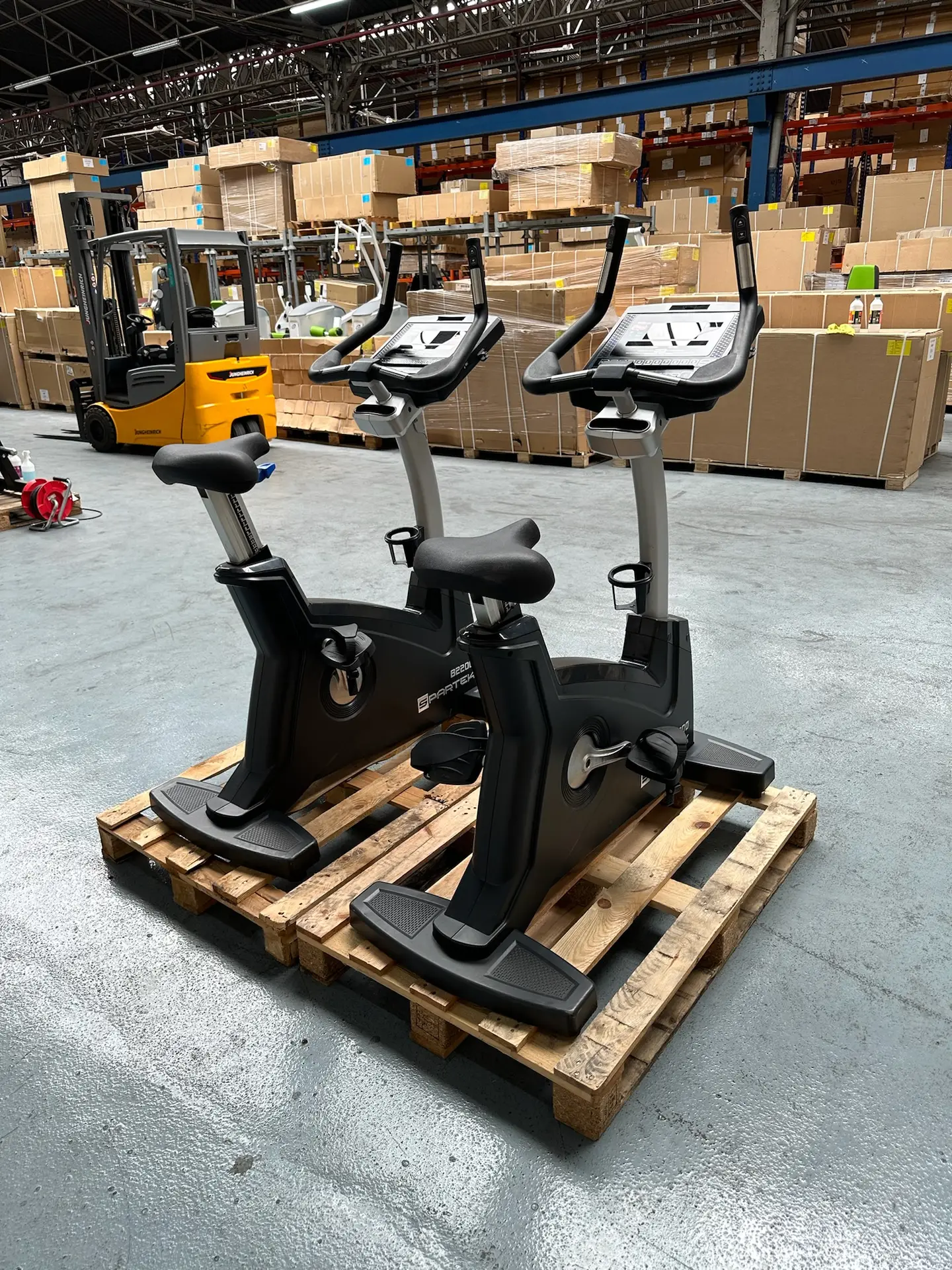 Upright Bike B2200 Passion SPARTEK – Image 4
