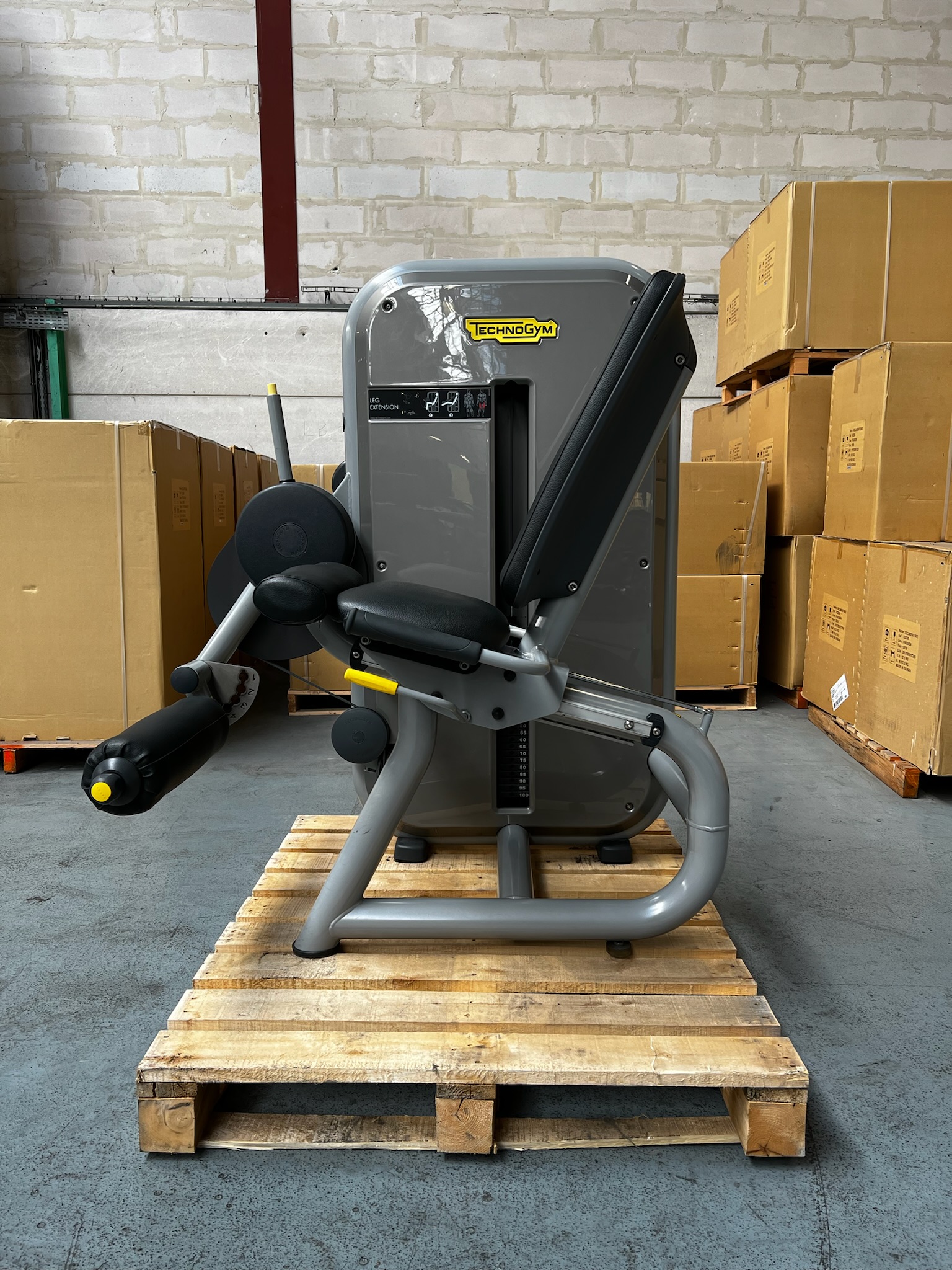 Leg Extension MB300 Element Technogym – Image 2
