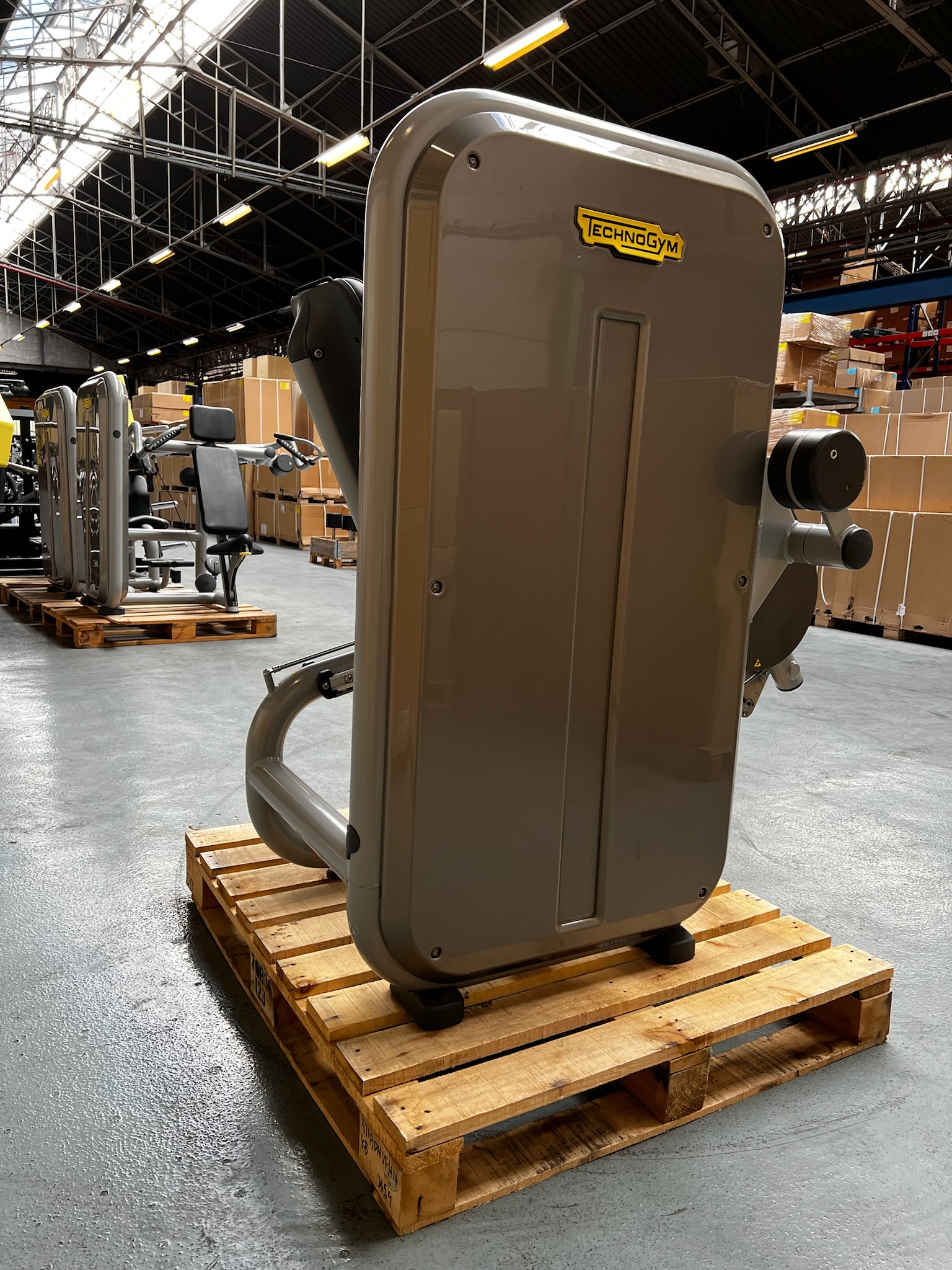 Leg Extension MB300 Element Technogym – Image 3