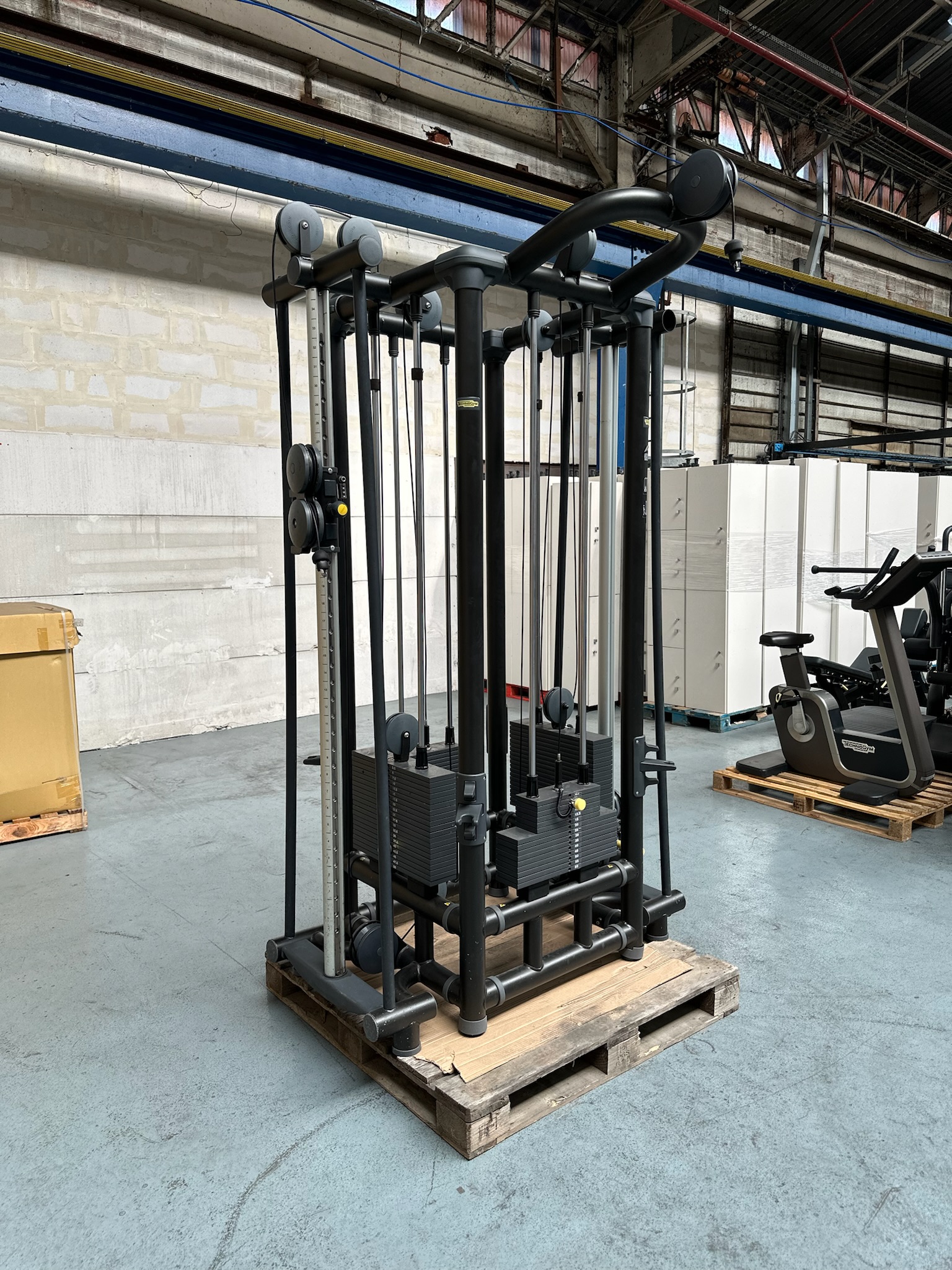 Cable Tower Technogym MB89 multi postes 4 stations jungle – Image 3