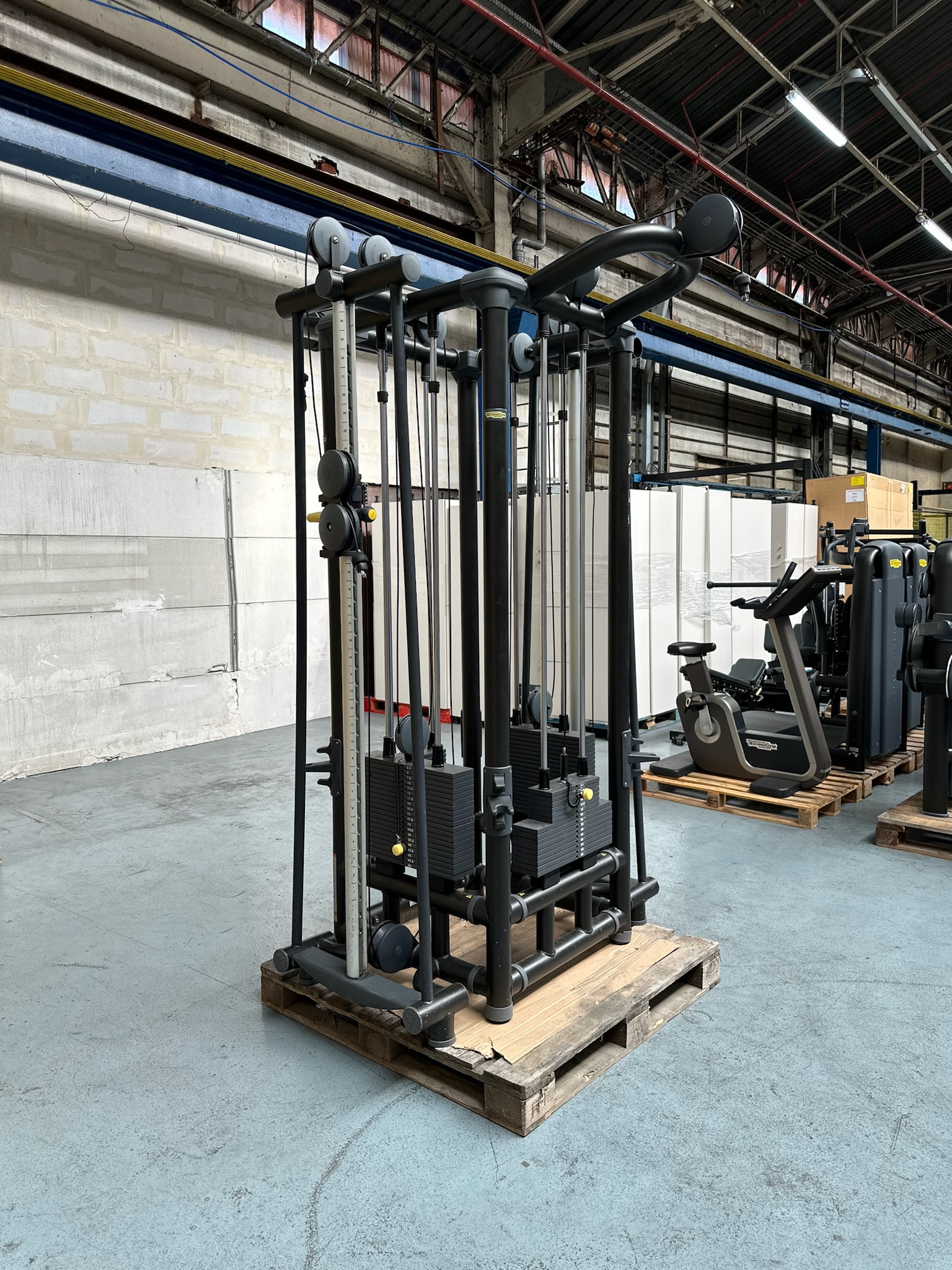 Cable Tower Technogym MB89 multi postes 4 stations jungle – Image 4