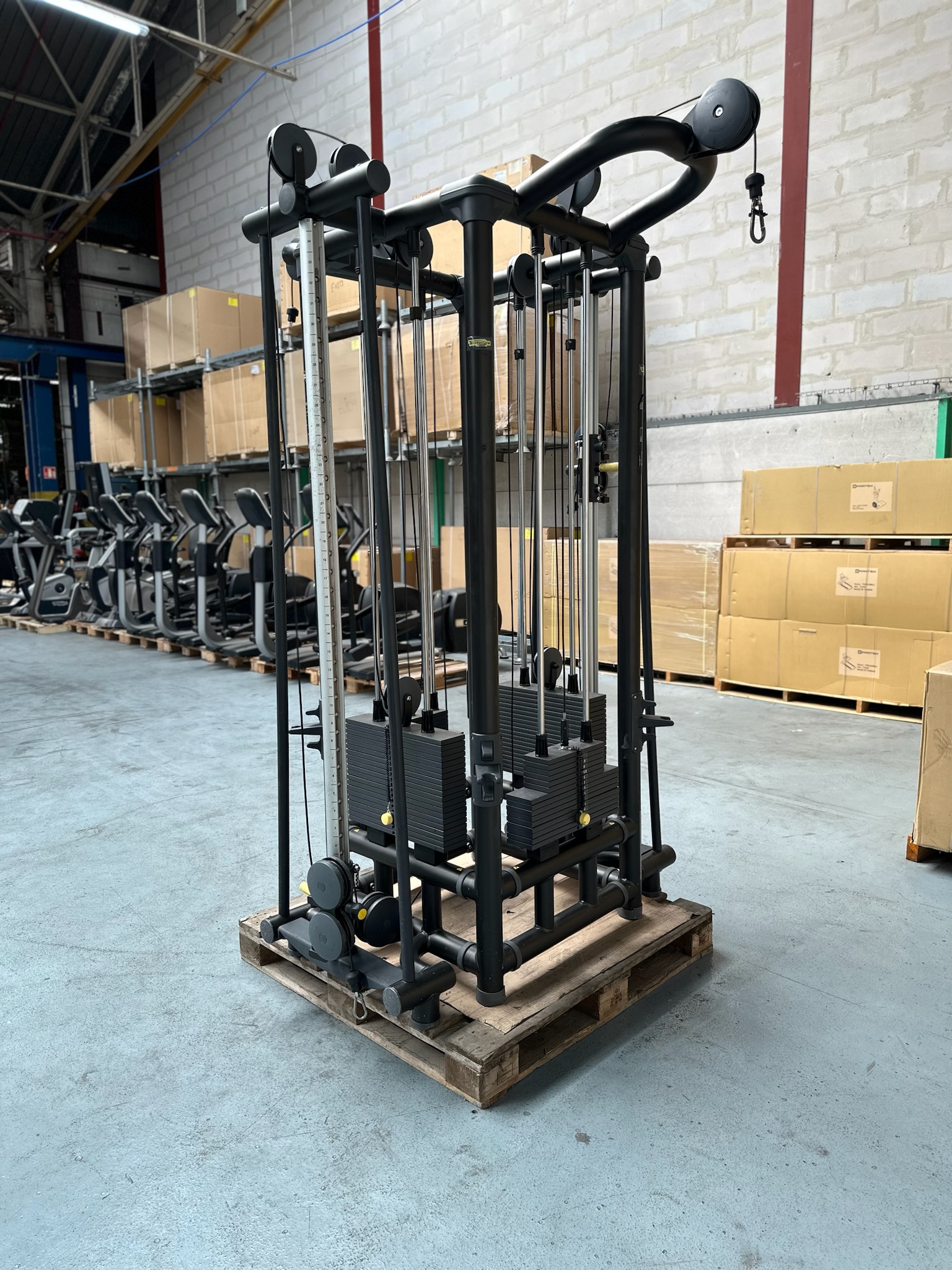 Cable Tower Technogym MB89 multi postes 4 stations jungle – Image 5