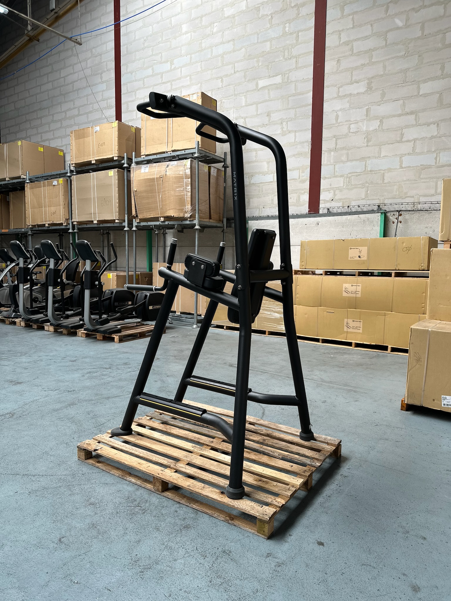 VKR W / Chin Matrix MG-A63C Magnum BLACK – Image 3