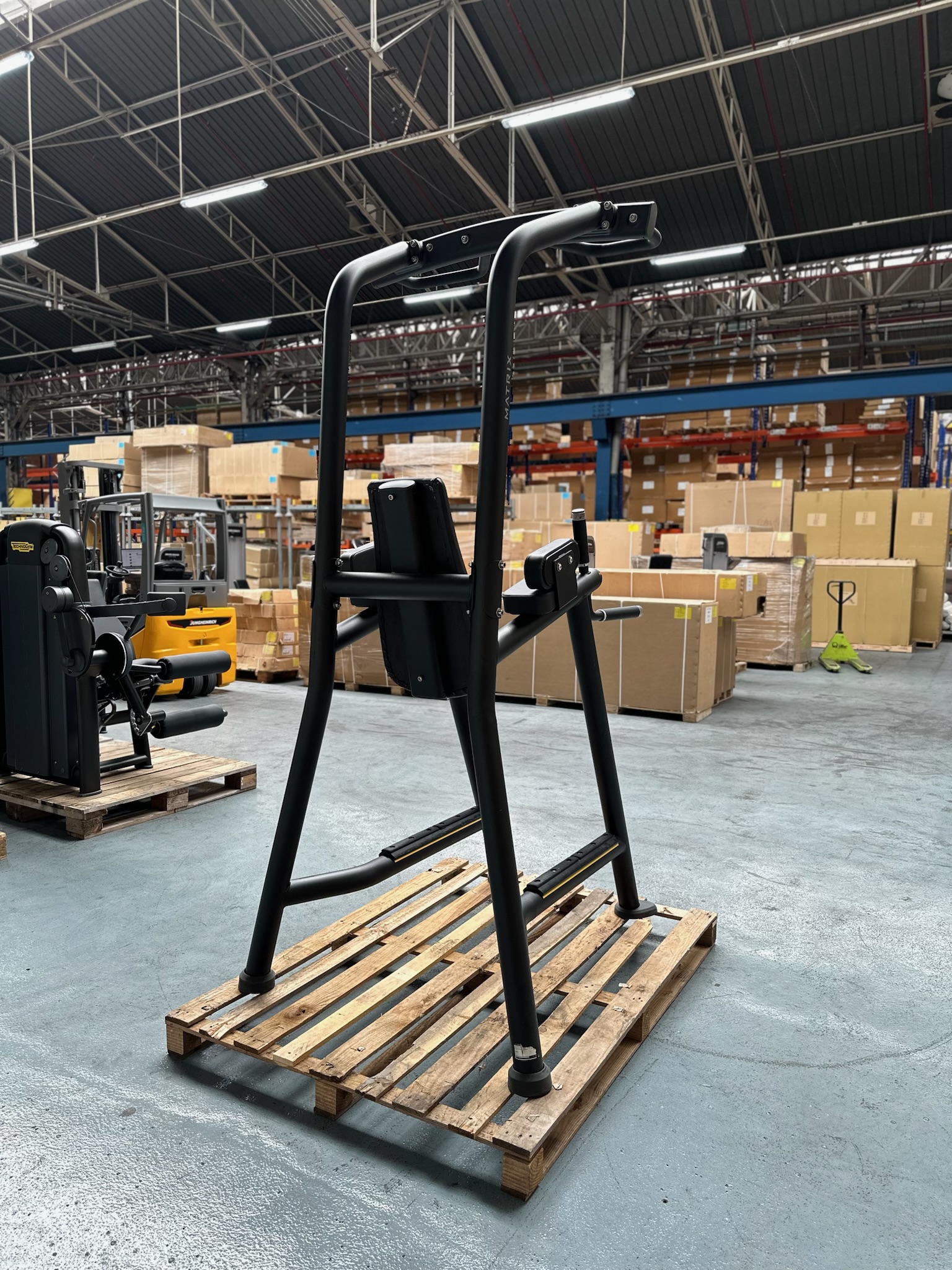 VKR W / Chin Matrix MG-A63C Magnum BLACK – Image 4