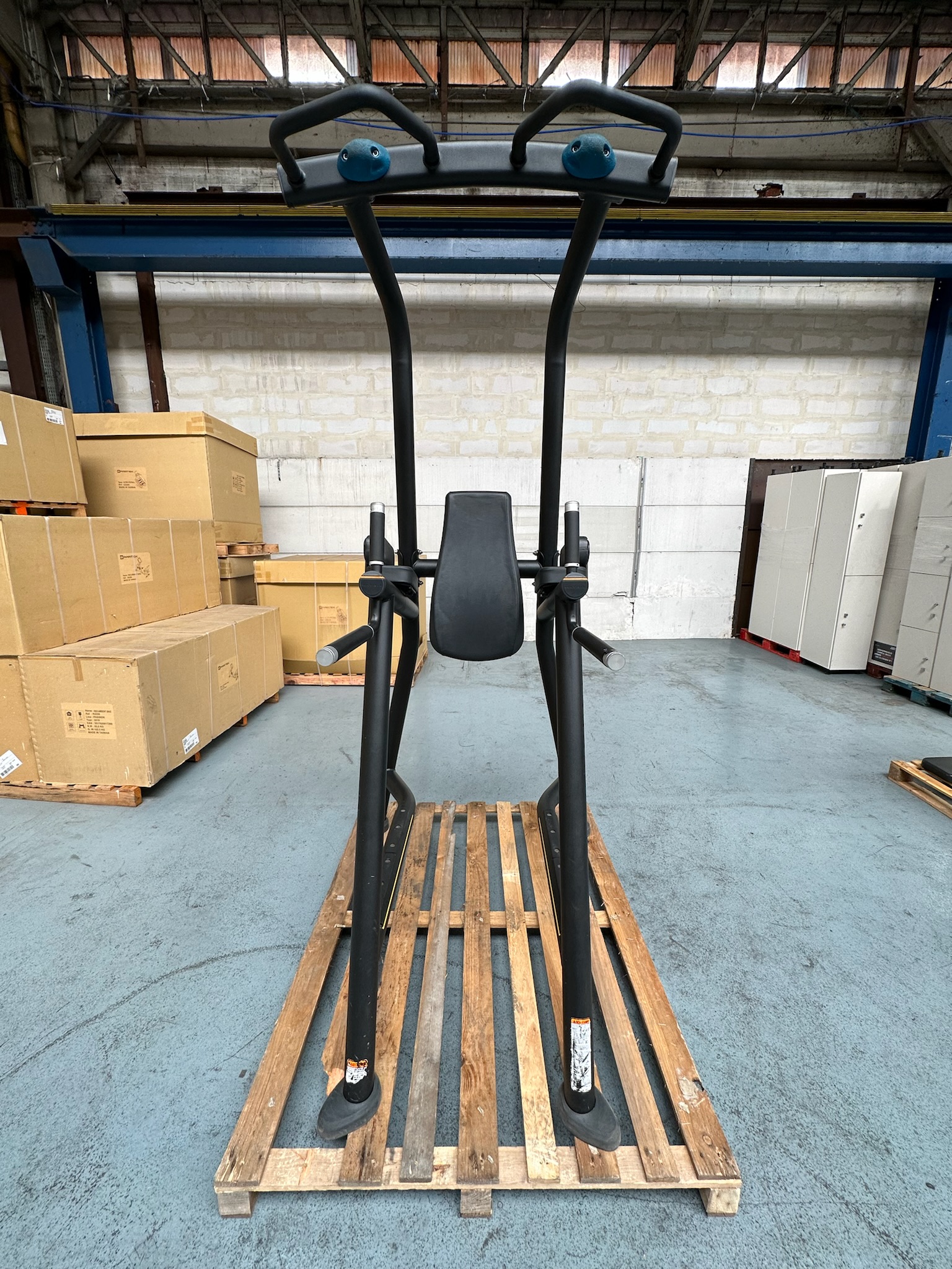 VKR W / Chin Matrix MG-A63C Magnum BLACK – Image 5