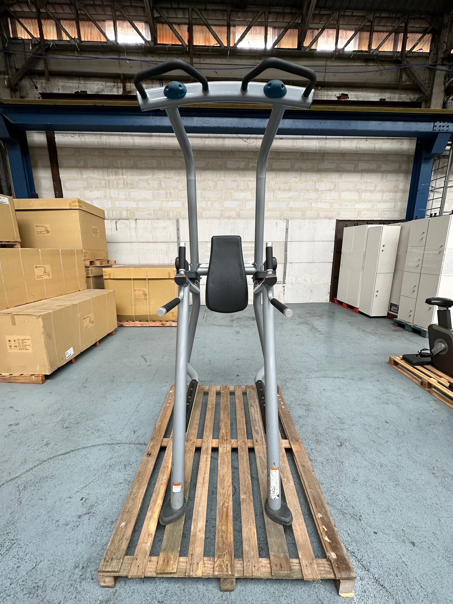 VKR W / Chin Matrix MG-A63C Magnum Silver – Image 3