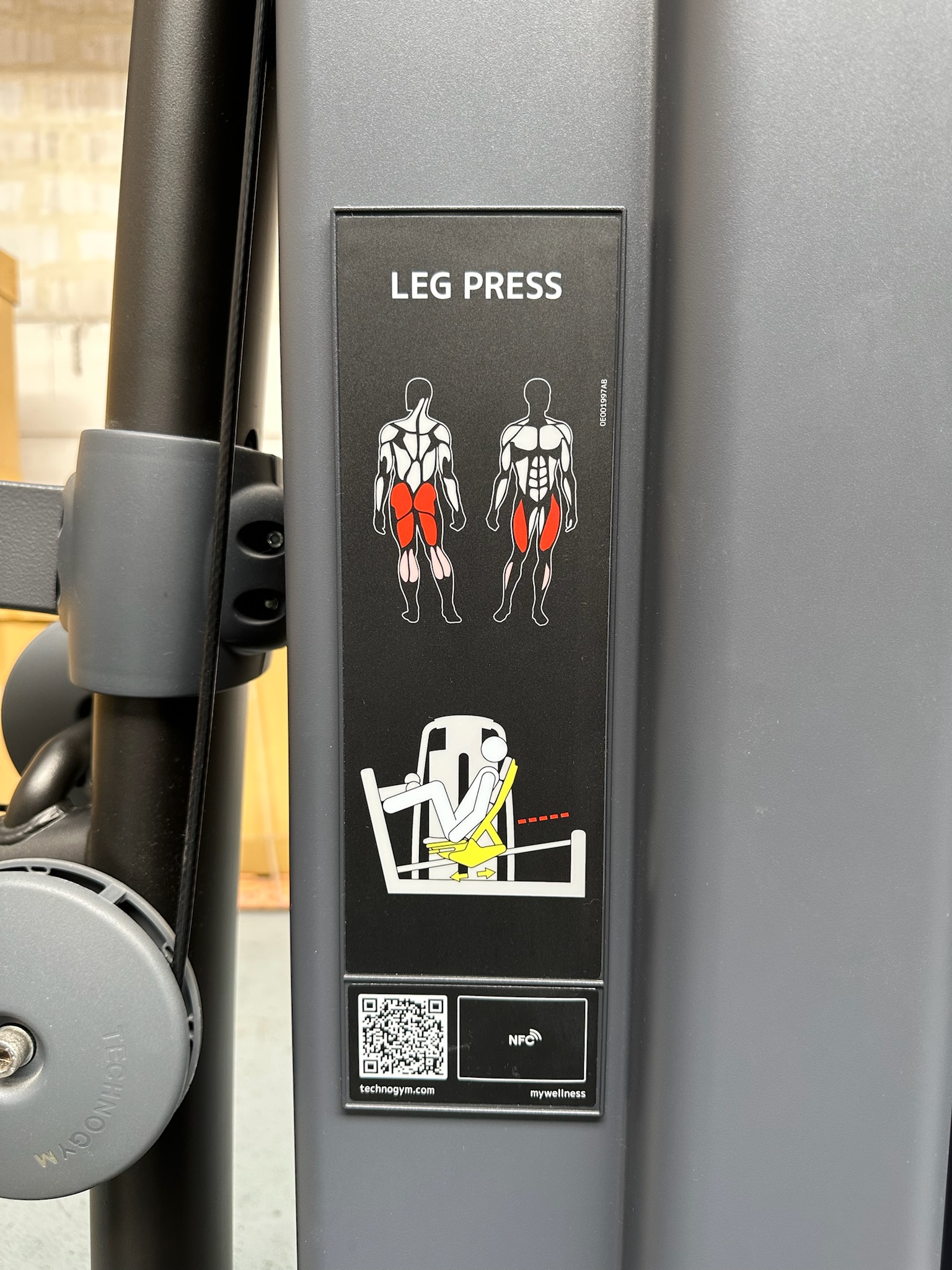 Leg Press Technogym ML51 Selection 900 Meteor Black – Image 6