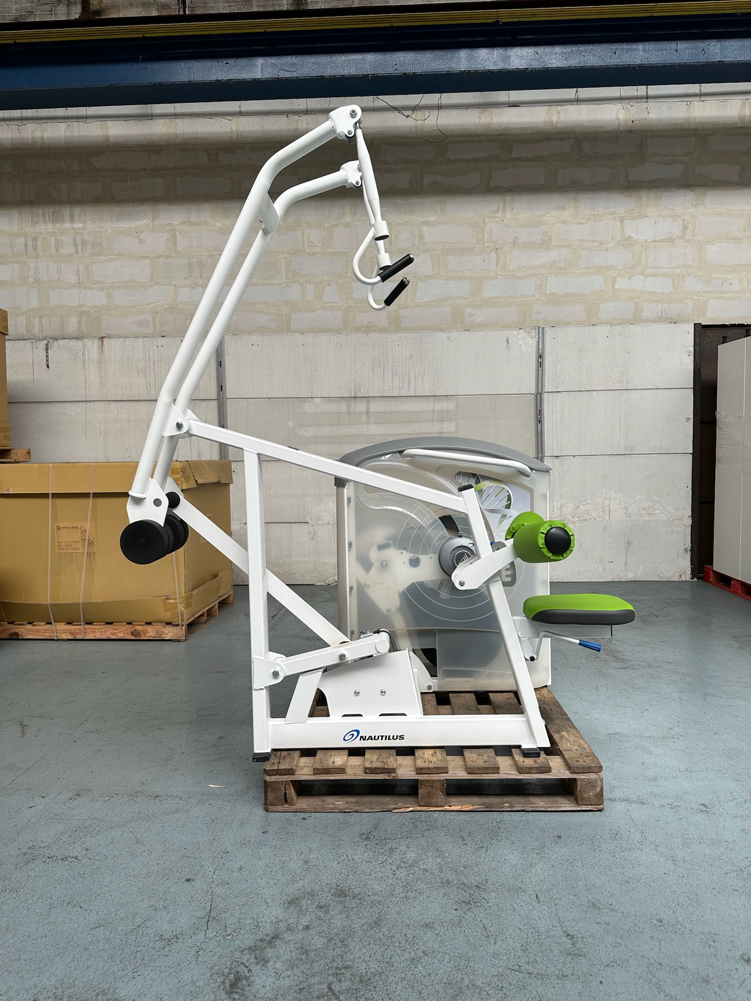 Lat PulldownLat Pulldown Nautilus S6LATP One – Image 2