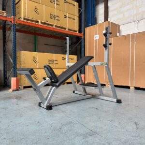Bench P019